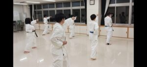 金曜日の大人クラスのようす