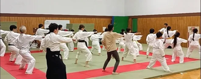 昇級試験前の練習のようす