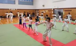 暑くなりだしてTシャツ姿で稽古する道場生が目立つように
